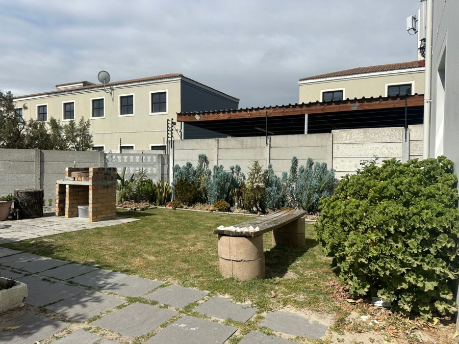To Let 2 Bedroom Property for Rent in Parklands Western Cape